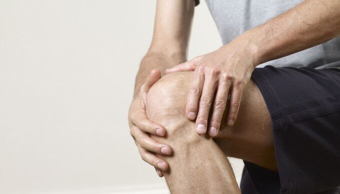 durere la nivelul articulațiilor picioarelor și brațelor